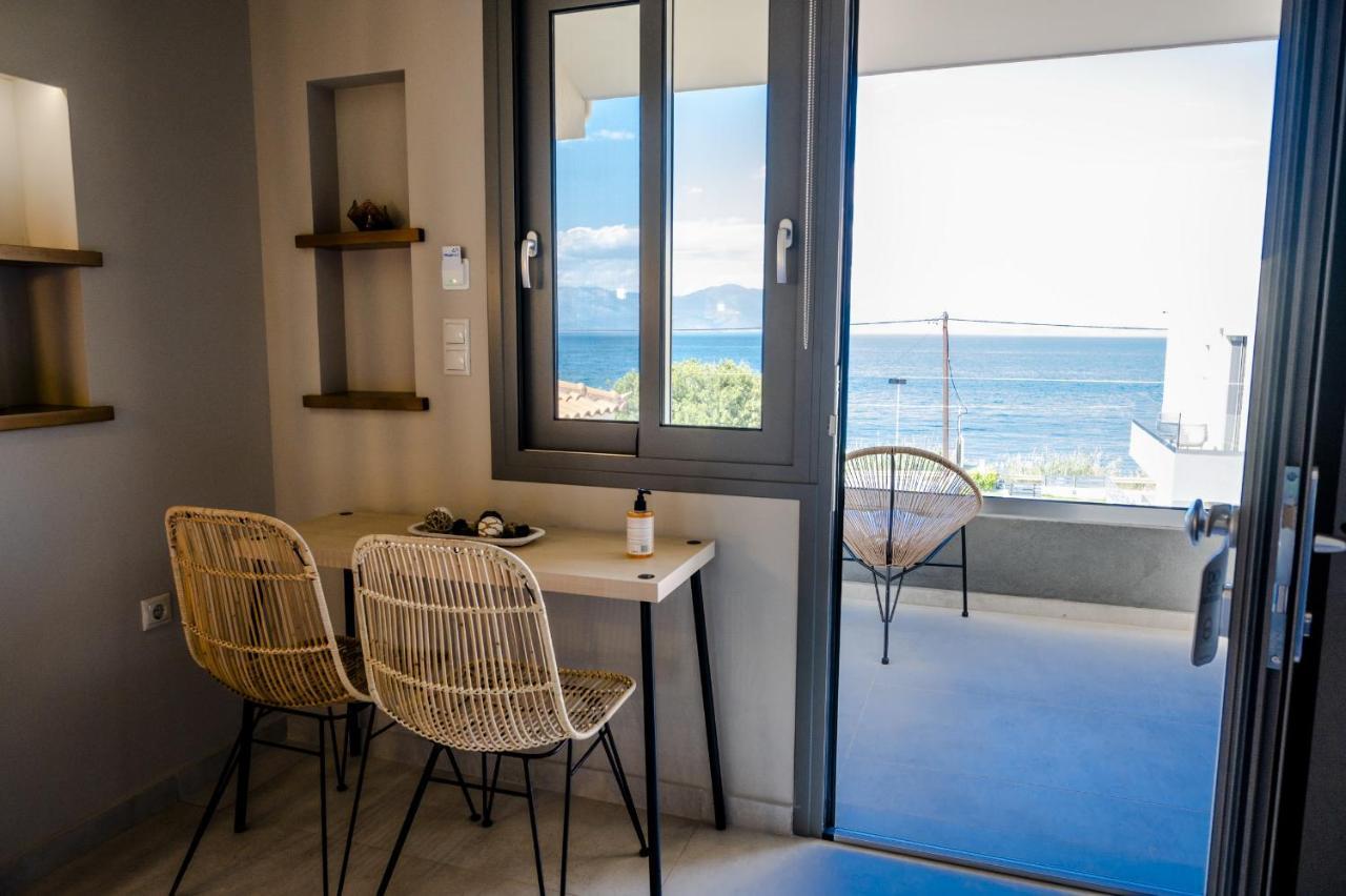 Theros Suites Dhiminio Екстер'єр фото